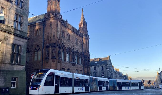 A tram approaching St Andrew Square tram stop